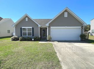 902 Laurel Oak Ln, Moncks Corner, SC 29461