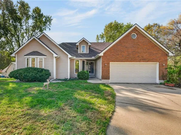 1957 Larkspur Dr, Liberty, MO 64068
