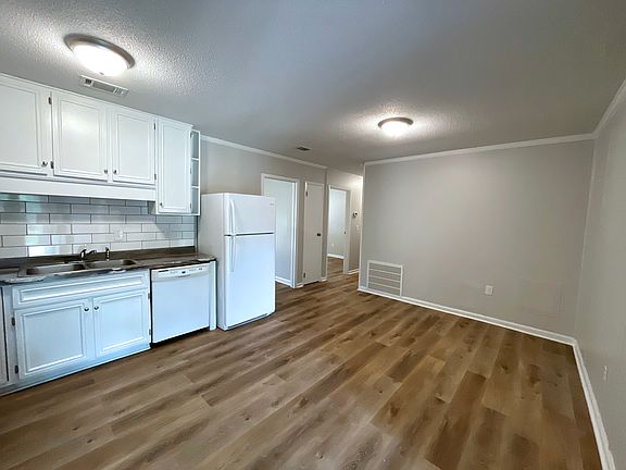 Kitchen with dinning area