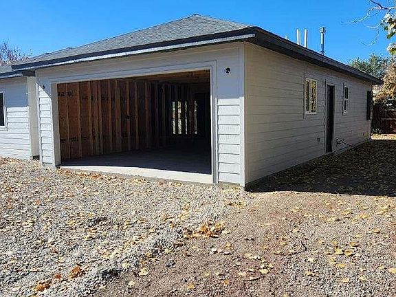 3rd image of 467 Grand Valley Dr
