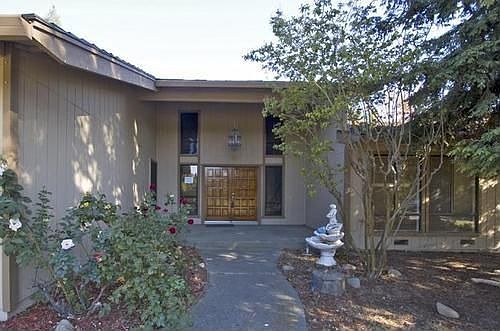 1st image of 108 Van Elgort Ct