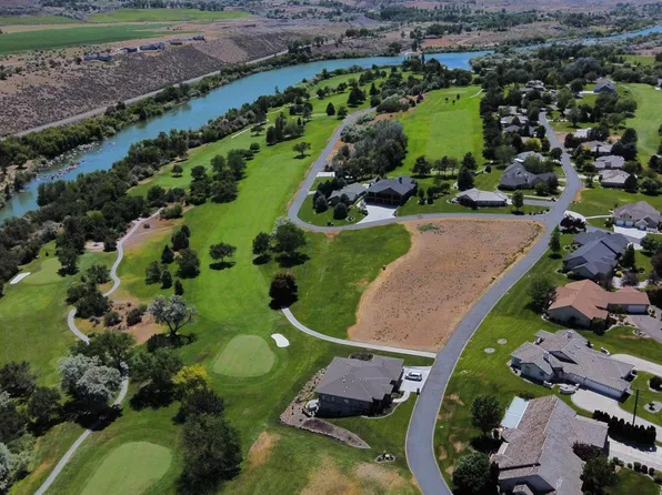 60 Clear Lake Ln, Buhl, ID 83316