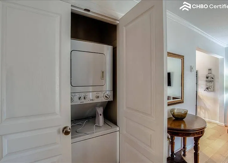 Washer/Dryer in unit