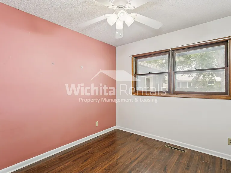 1418 Money St — Photo 7