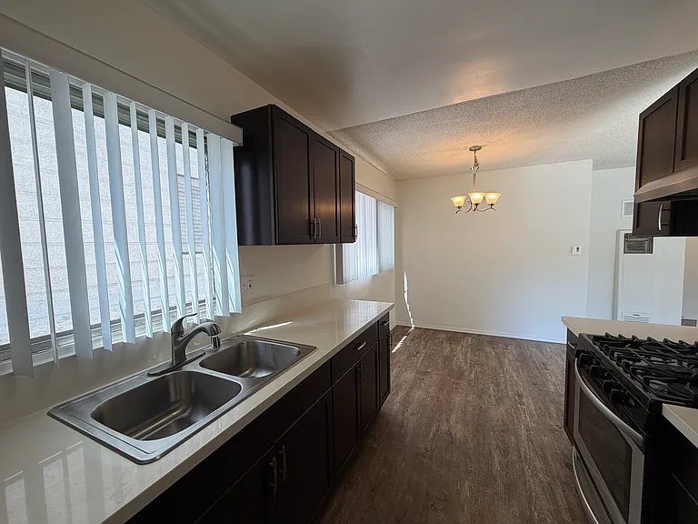 1942 Pelham Ave #2 — Photo 9