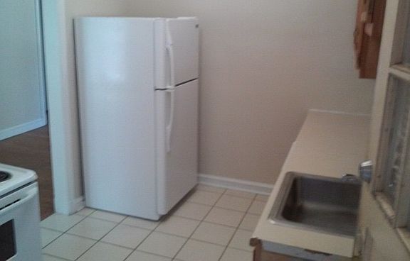 4th image of 15610 Van Aken Blvd APT 31