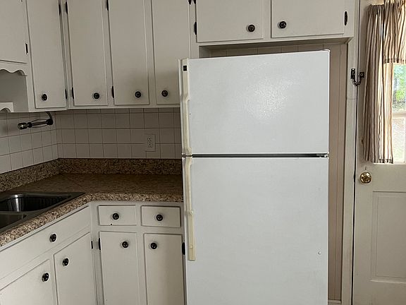 4th image of 1108 Moseley Dr #A