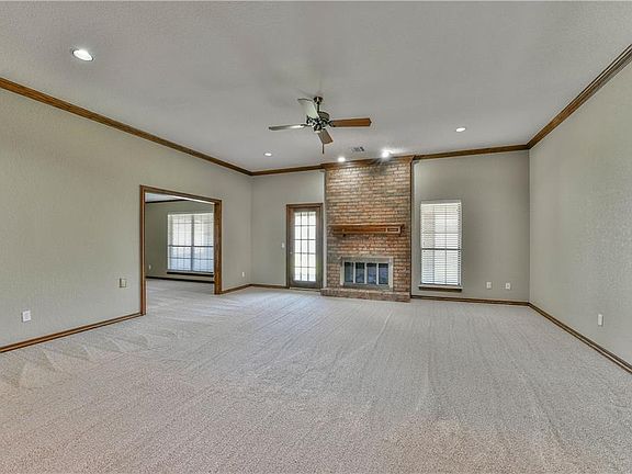 5th image of 1333 SW 107th Pl