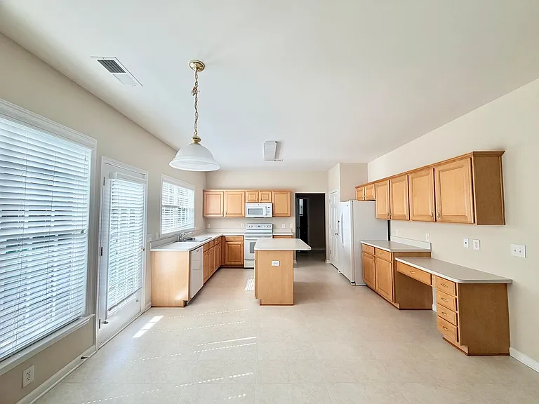 12611 Provincetowne Dr — Photo 4
