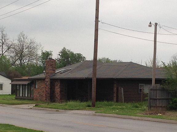 west side. corner lot!!