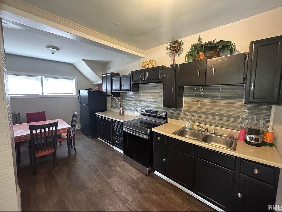 2nd image of 1006 Savilla Ave