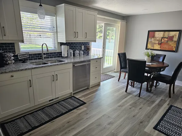 (undisclosed Address), Elyria, OH 44035