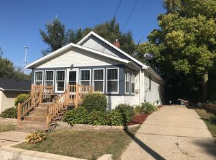 507 W 7th St, Dixon, IL 61021