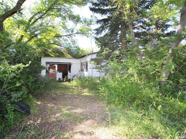 808 2nd Avenue S, Simmie, SK S0N 2N0