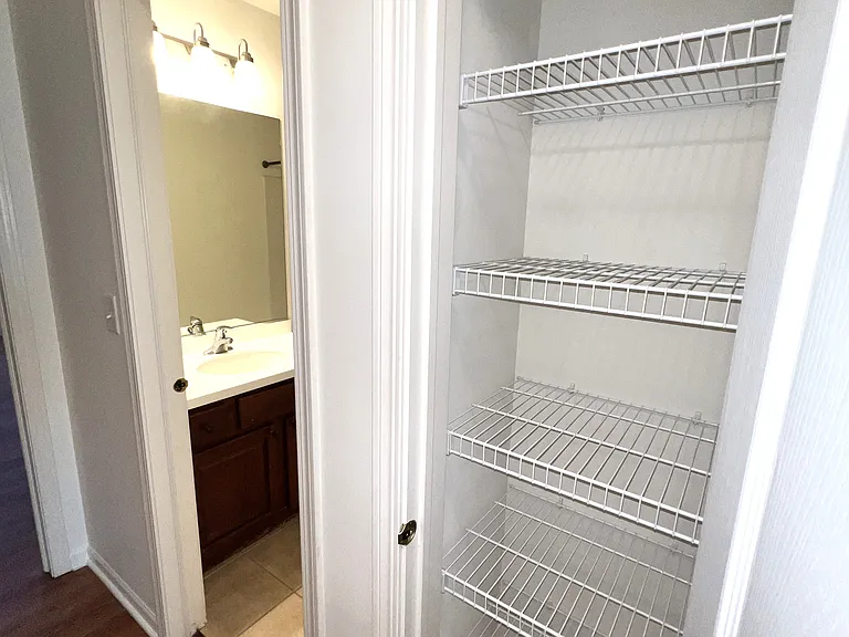 806 Lewisburg Ln — Photo 11