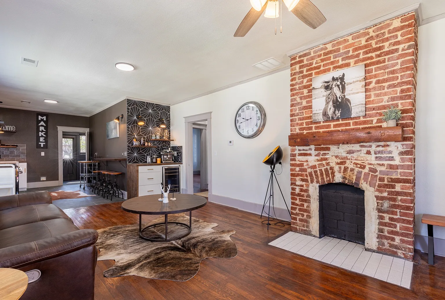 1477 Lyndale Ave — Photo 4