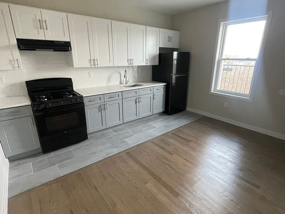 1st image of 65 S Harrison St #12L