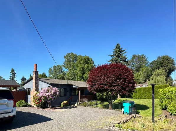 140 W 10th St, La Center, WA 98629