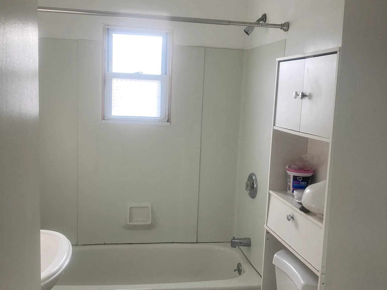 2 bed, $1,000 — Photo 4
