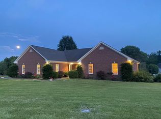 313 James Lyn Dr, Hopkinsville, KY 42240