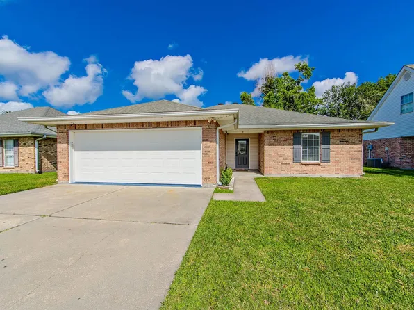 14 Cobblestone W, Houma, LA 70360