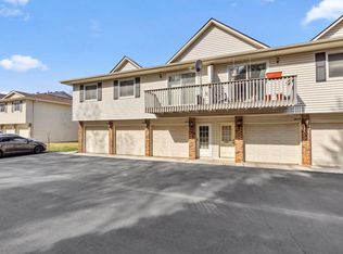 2451 Grenadier Ave N, Oakdale, MN 55128