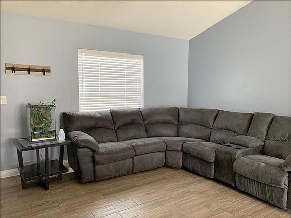 2nd image of 2515 Bobby Lee Ln