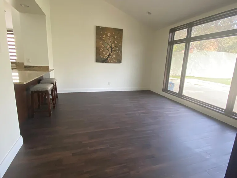 407 Jordan Dr — Photo 10