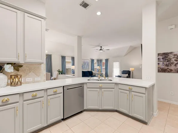 20707 Sapphire Lake Rd, Richmond, TX 77407