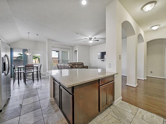 3rd image of 8619 Granite Peach Ln