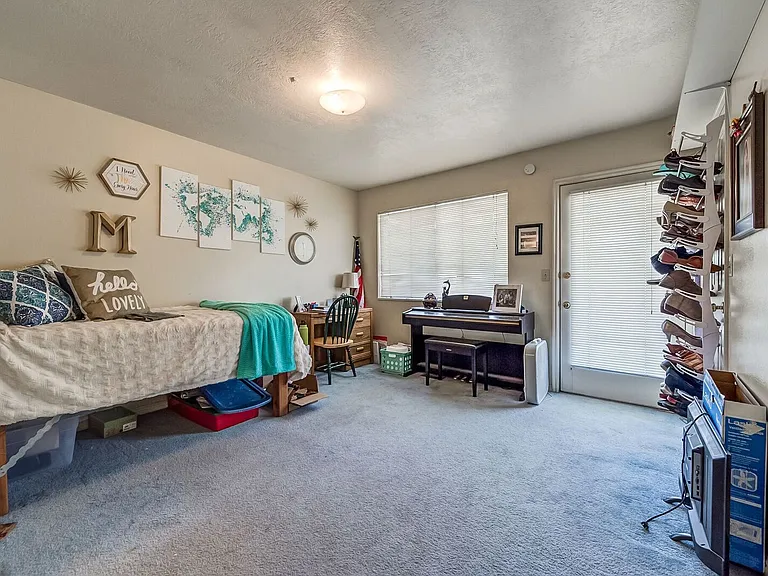 547 N 300 E #5 — Photo 9
