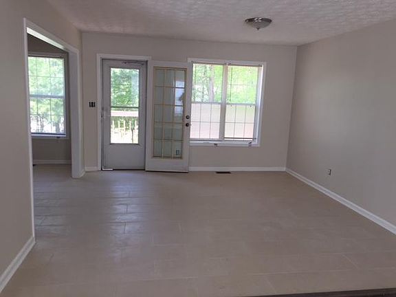 Oversized Dining area with new flooring