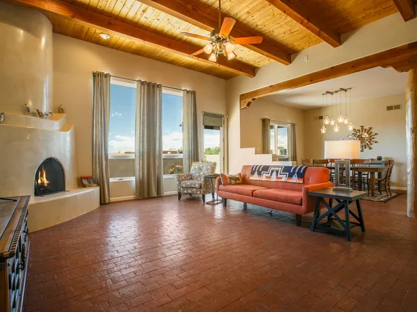 15 Trails Rd E, Placitas, NM 87043