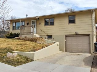 2902 Grandview Dr, Rapid City, SD 57701