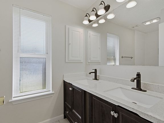 4th image of 5005 Frontier Ln