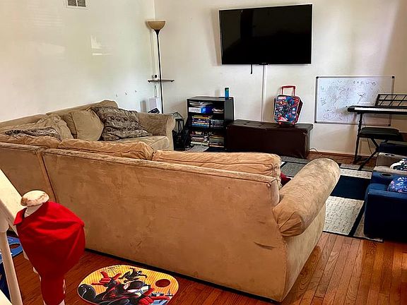 4th image of 19301 Midridge Rd