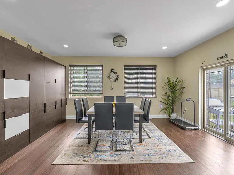 5977 Nightingale St — Photo 8