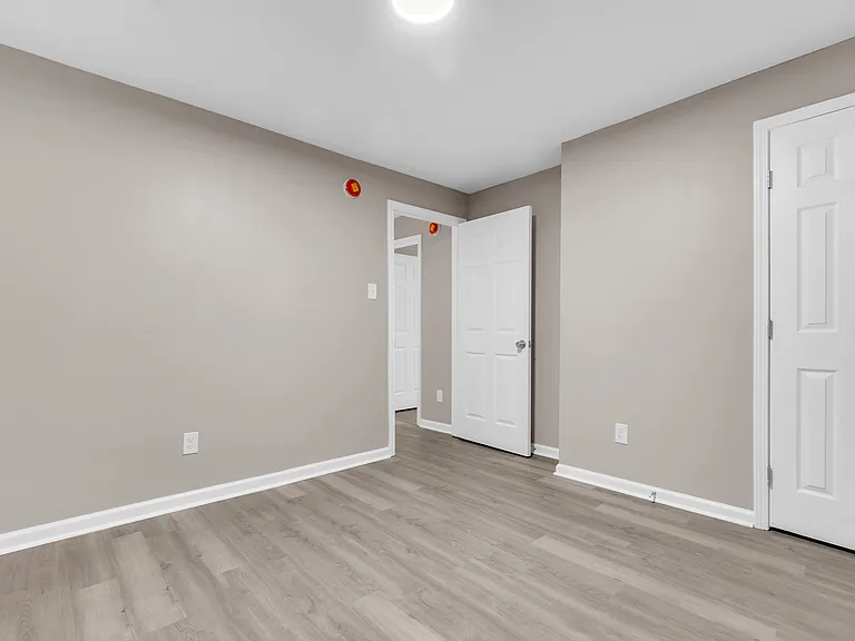 1577 S Highland St — Photo 15