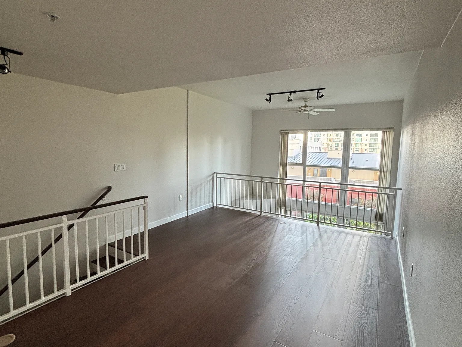 1 bed, 1.5 bath, 921 sqft, $3,100 — Photo 4