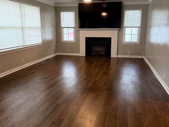 4th image of 509 Williams St