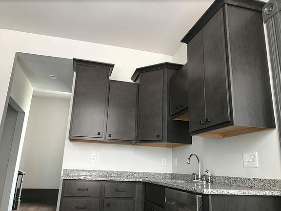 3rd image of 2433 Vine St #2