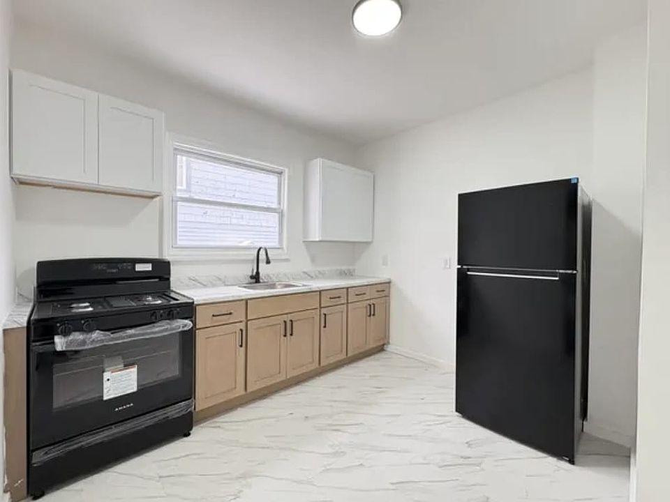 1st image of 207 Columbia Ave #2A