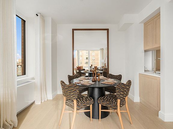 3rd image of 400 E 84th St APT 14A