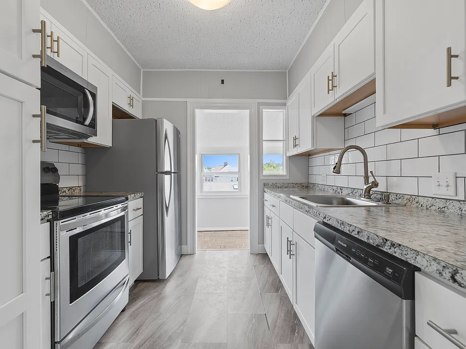 14 Windsor Rd #2F