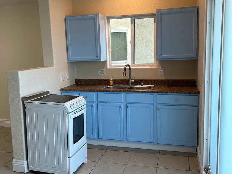 1516 Calavo Dr #2 — Photo 4