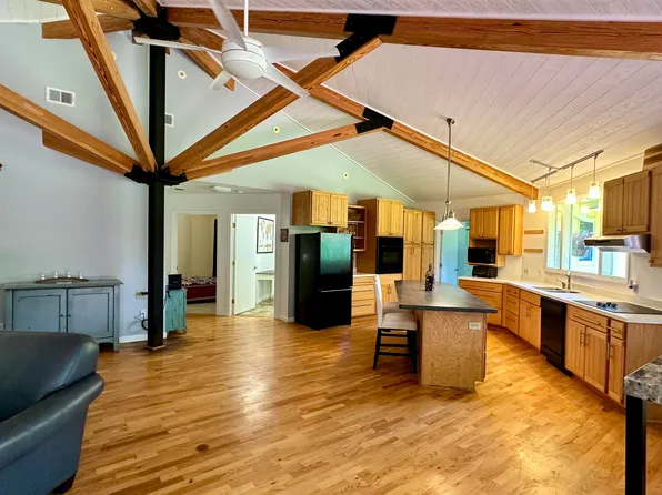 2130 VT Route 30 S, Poultney, VT 05764