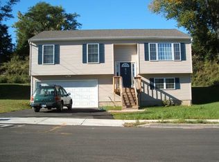 675 Ezra St, Bridgeport, CT 06606