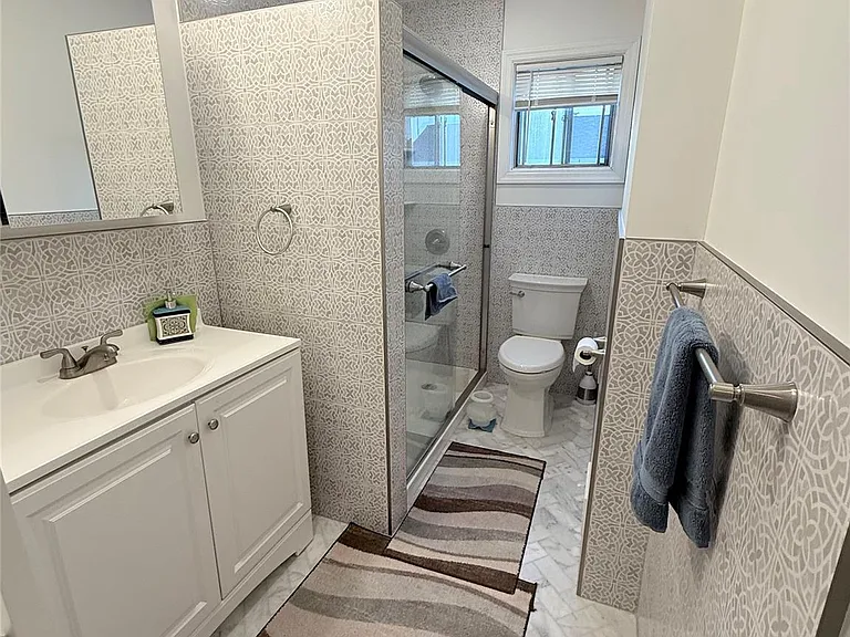 28 Peachtree Ln — Photo 14