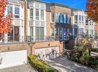 55 Victoria Pl E, Fort Lee, NJ 07024