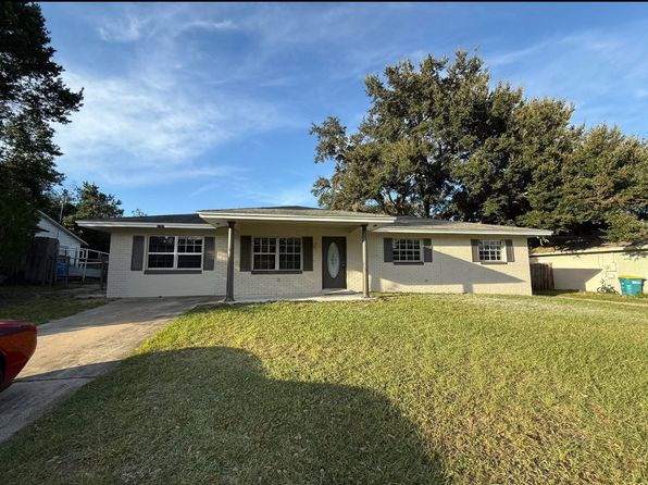 2707 Lakewood Ln